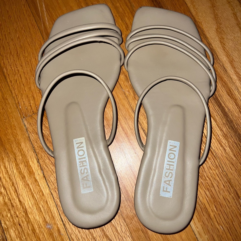 Tan sandals size 6